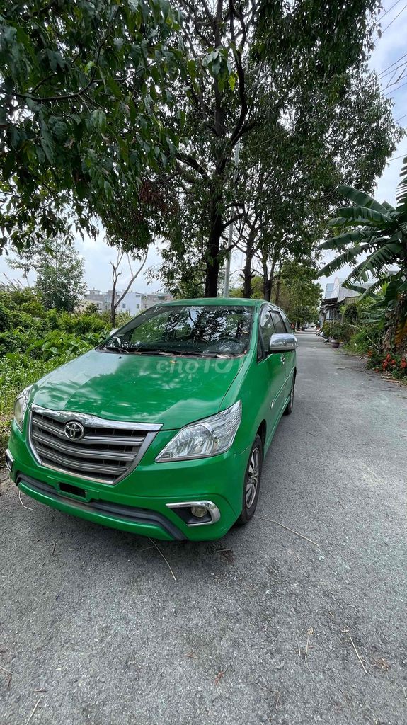Toyota Innova - ảnh 1