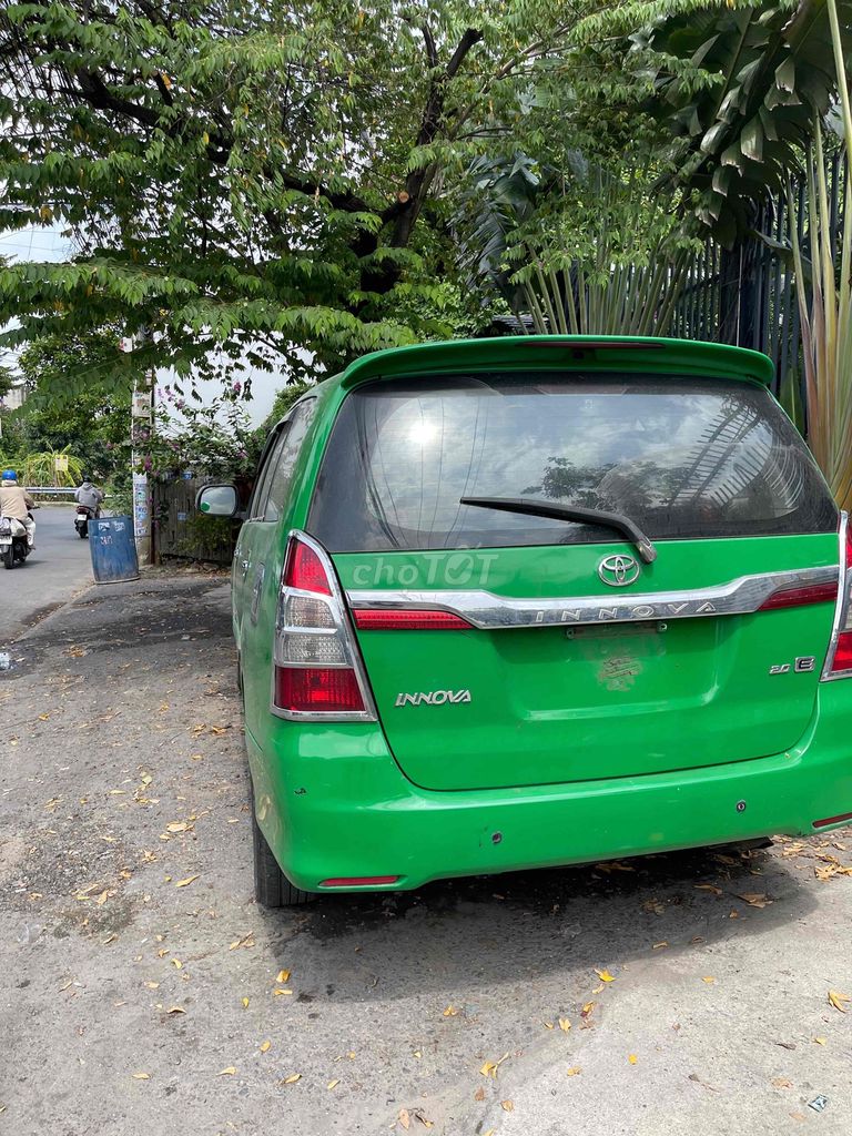 Toyota Innova - ảnh 2