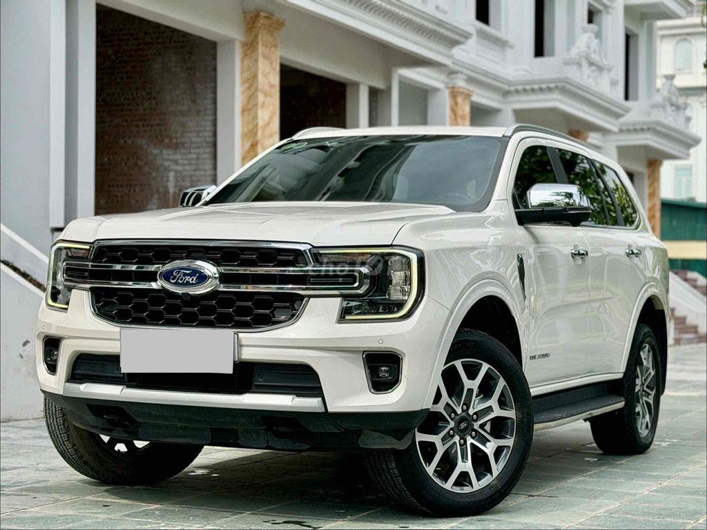 Ford Everest 2022 - ảnh 1