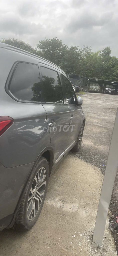 Mitsubishi Outlander 2.0 CVT 2018 - ảnh 2