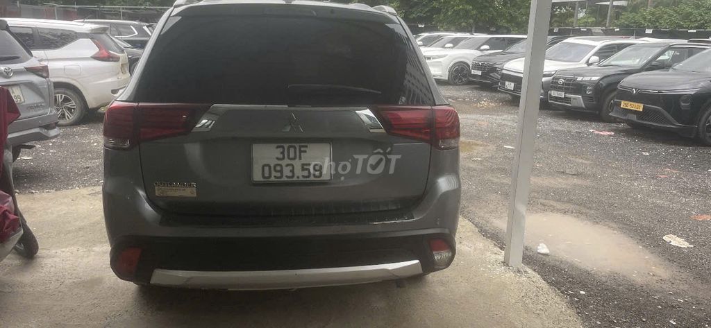 Mitsubishi Outlander 2.0 CVT 2018 - ảnh 3