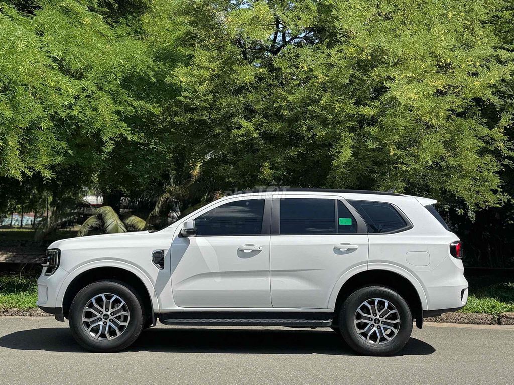 Ford Everest 2025 - ảnh 2