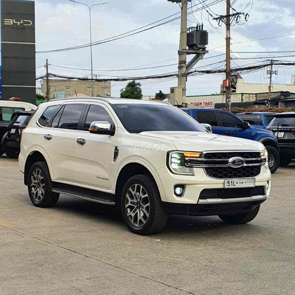 Ford Everest 2022 - ảnh 3