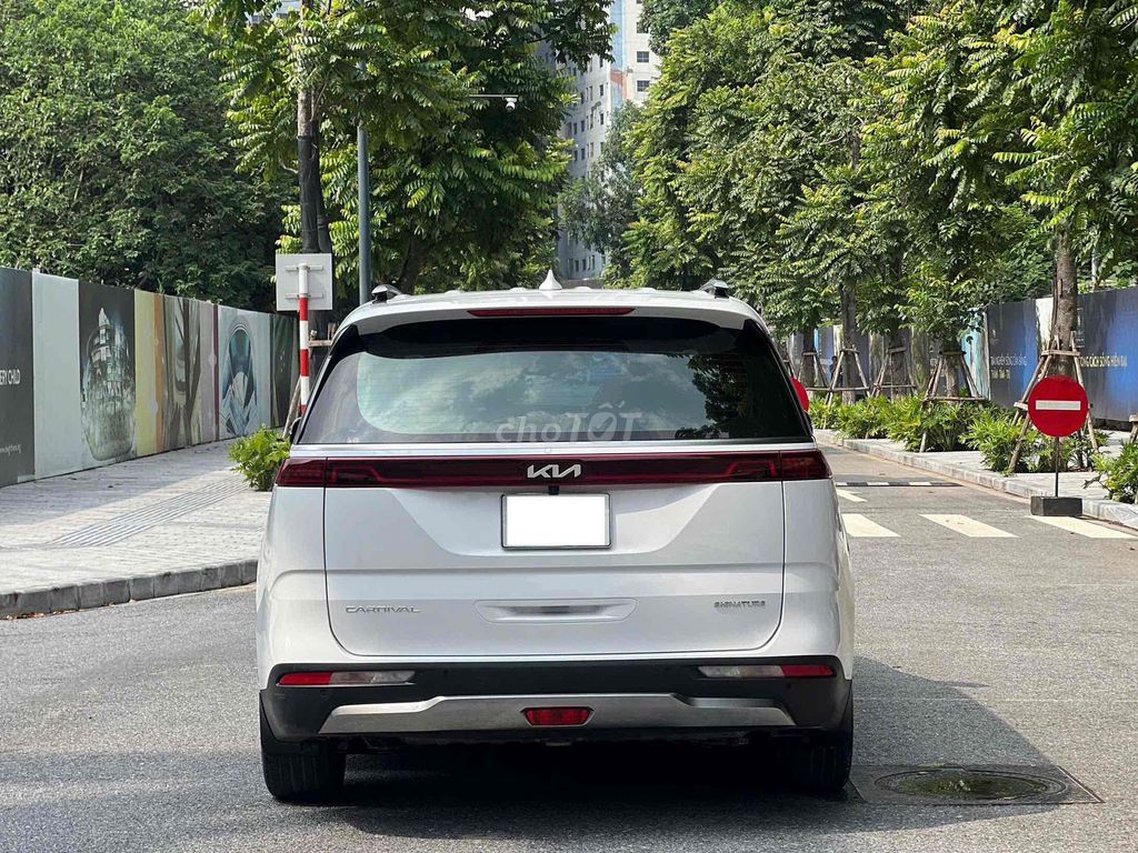 Kia Carnival Signature 2.2D 2023 - ảnh 4