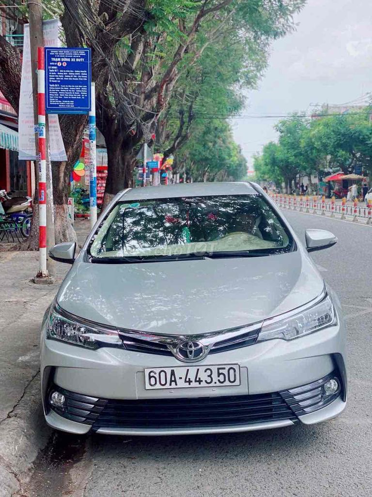 Toyota Corolla Altis - ảnh 1