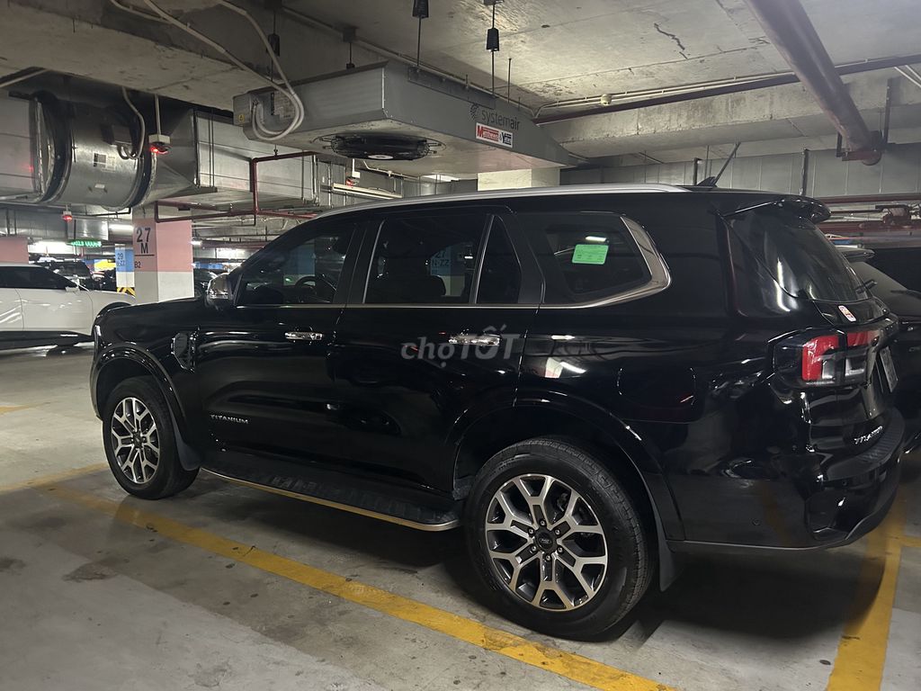 Ford Everest - ảnh 4