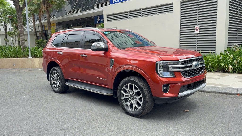 Ford Everest 2023 - ảnh 2