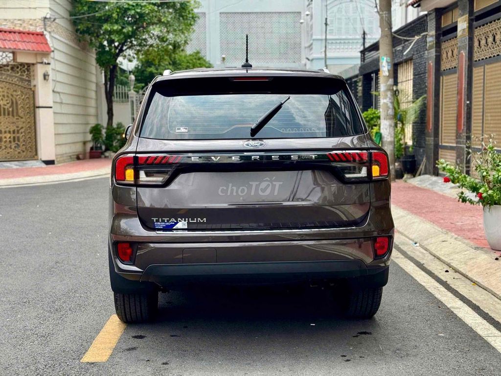 Ford Everest 2025 - ảnh 3