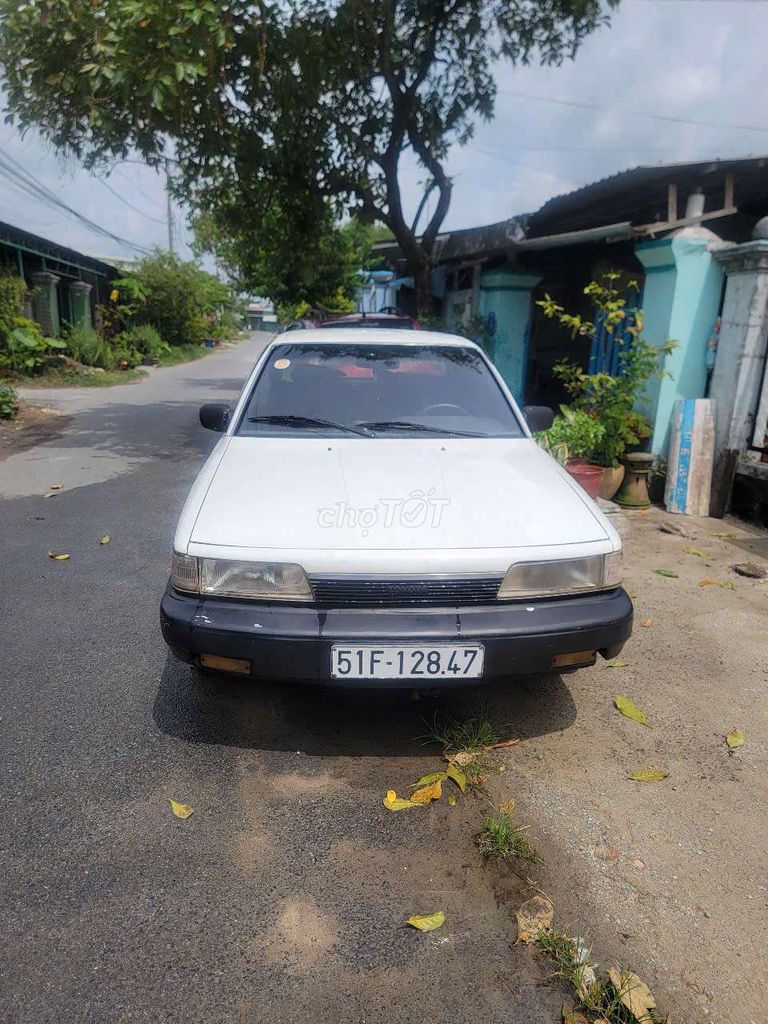 Toyota Camry - ảnh 1