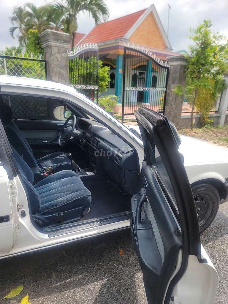 Toyota Camry - ảnh 3