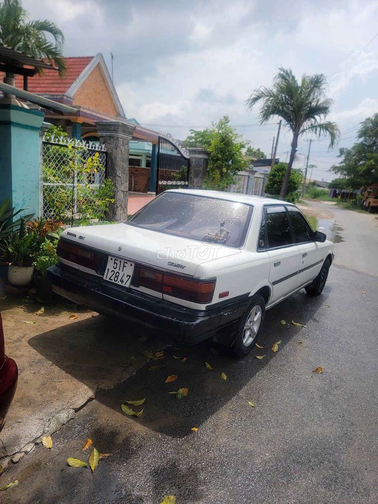 Toyota Camry - ảnh 4