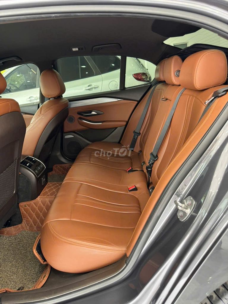 VinFast Lux A2.0 2019 - ảnh 2