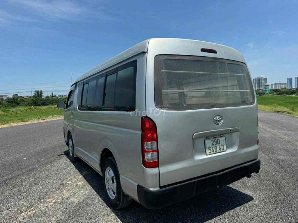 Toyota Hiace 2005 - ảnh 2