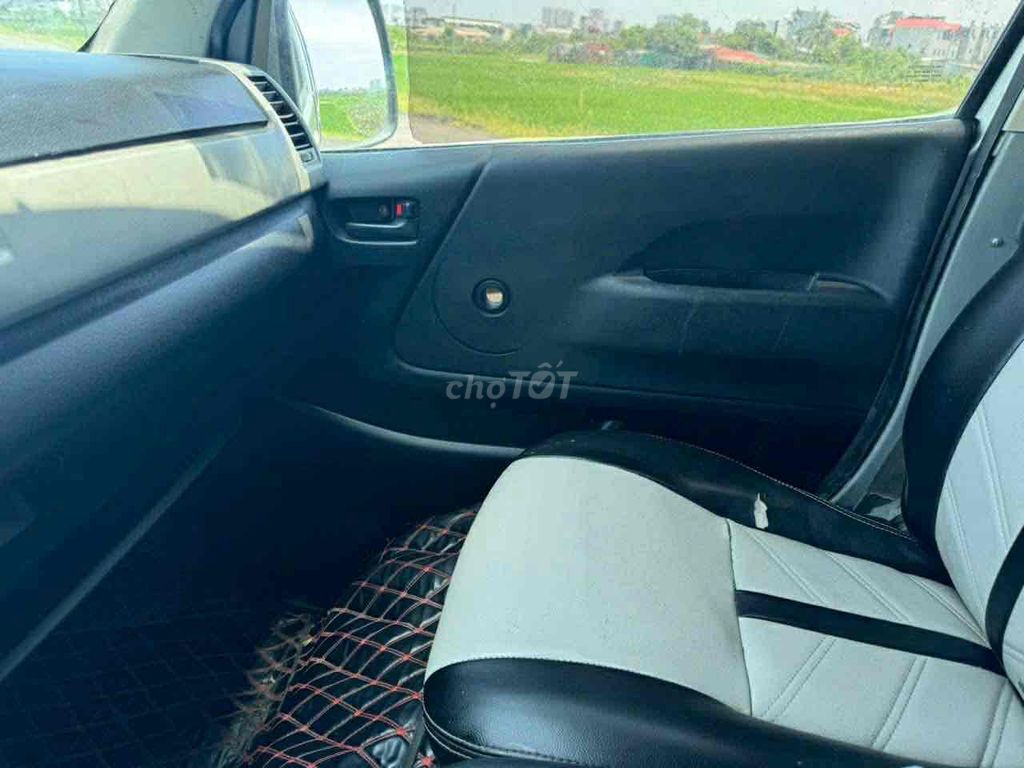 Toyota Hiace 2005 - ảnh 4