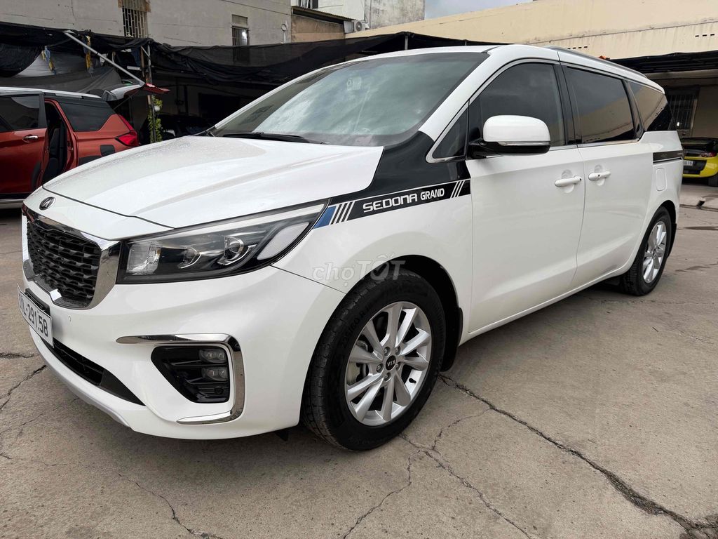 Kia Sedona 2018 - ảnh 1