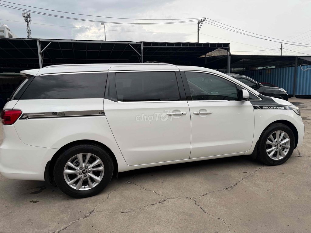 Kia Sedona 2018 - ảnh 4