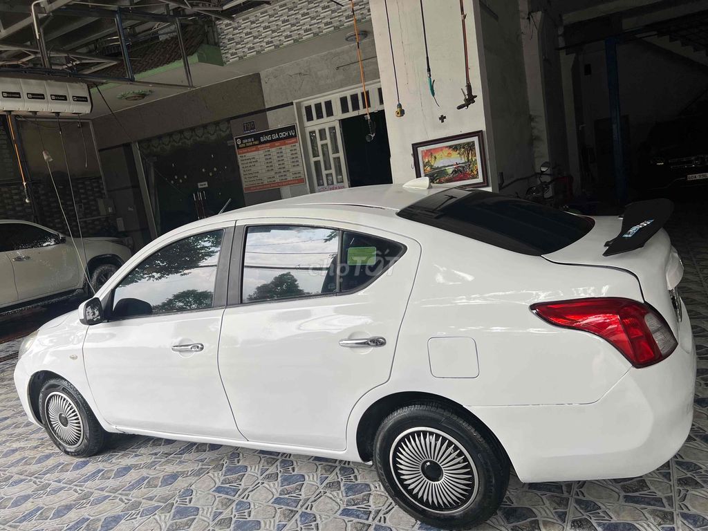 Nissan Sunny 2015 - ảnh 2