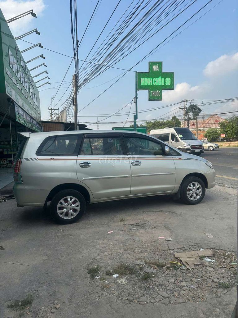 Toyota Innova 2008 - ảnh 3