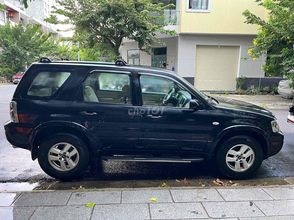 Ford Escape - ảnh 1