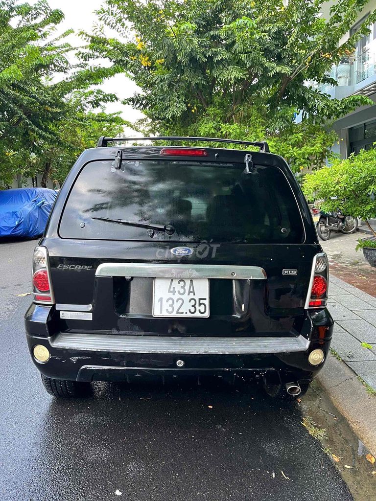 Ford Escape - ảnh 2