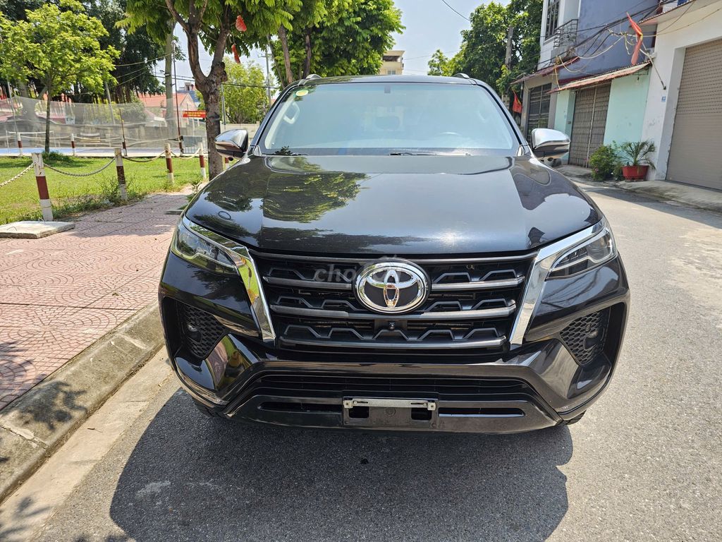 Toyota Fortuner 2021 - ảnh 1