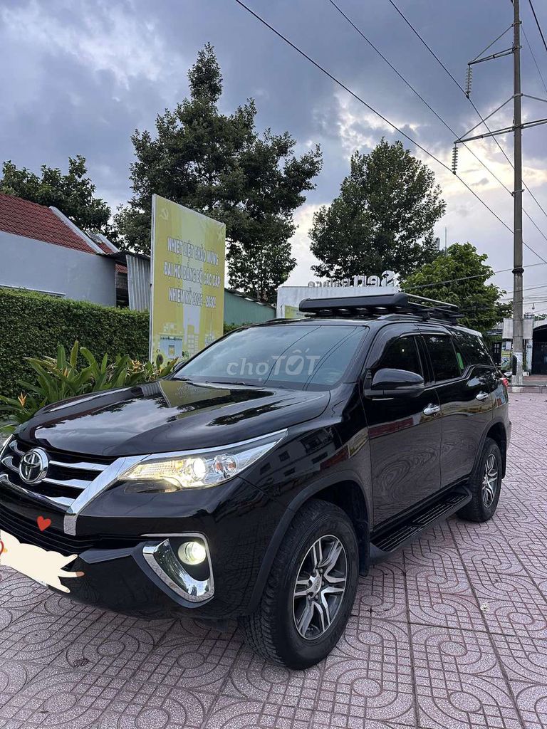 Toyota Fortuner - ảnh 1