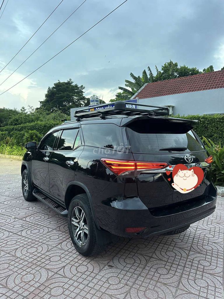 Toyota Fortuner - ảnh 4