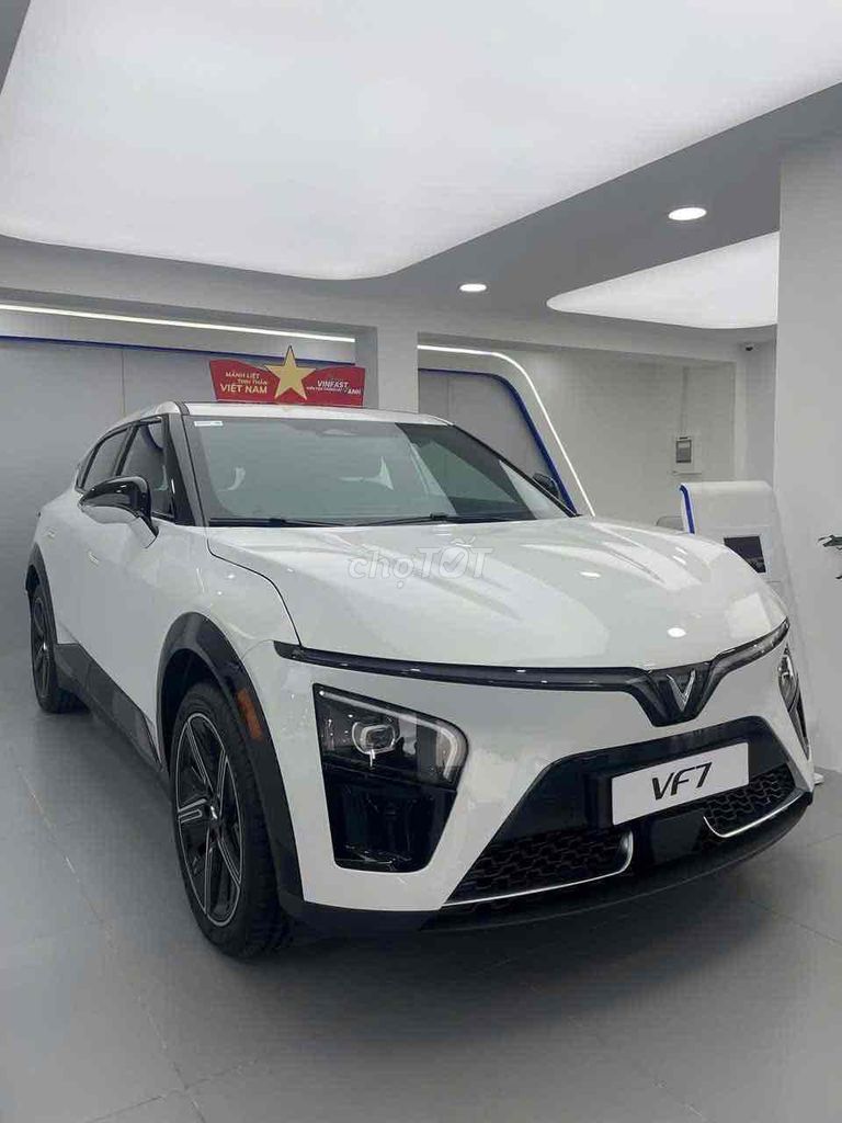 VinFast VF7 Plus - ảnh 2