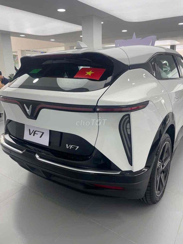 VinFast VF7 Plus - ảnh 3