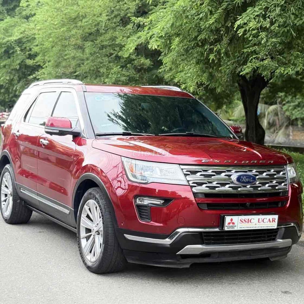 Ford Explorer - ảnh 1