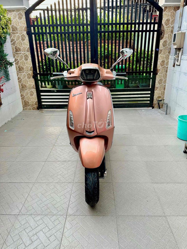 Piaggio Vespa 2022 - ảnh 1