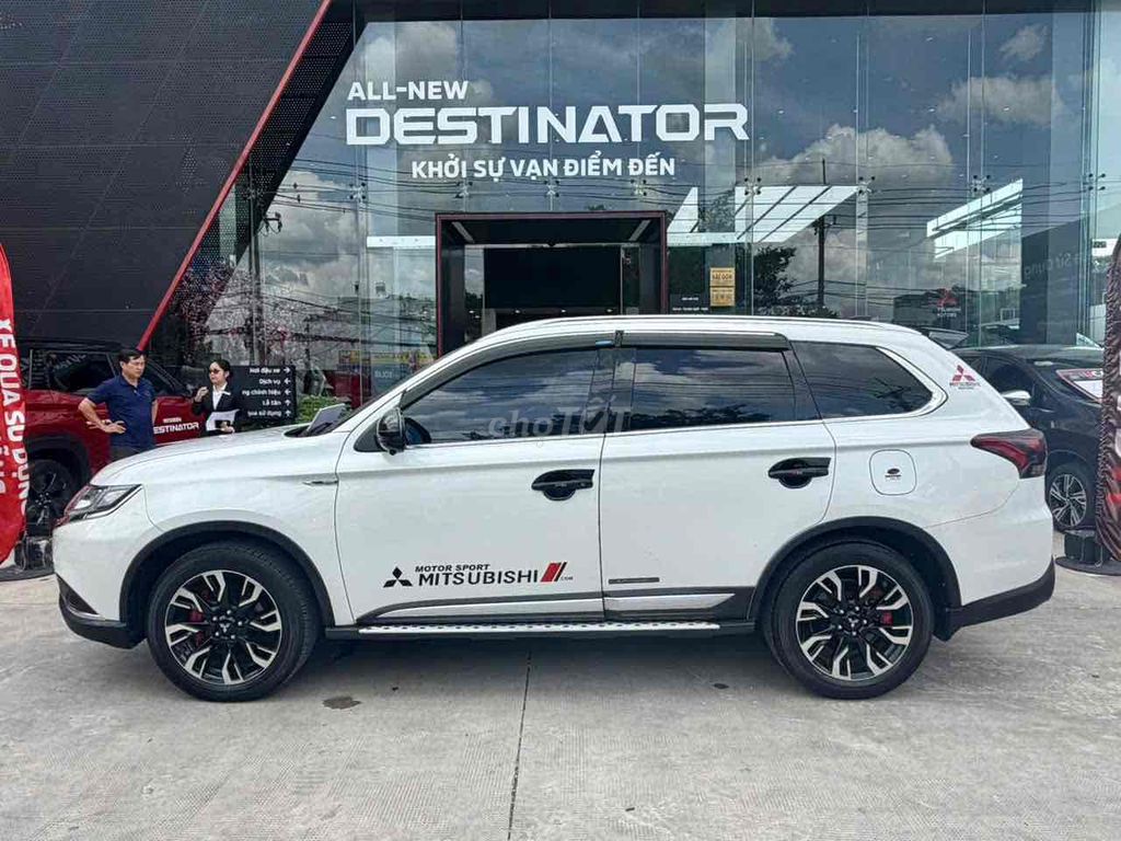 Mitsubishi Outlander 2020 - ảnh 3