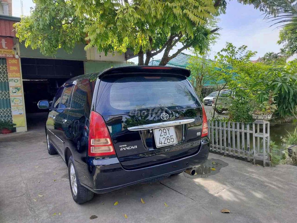Toyota Innova - ảnh 2