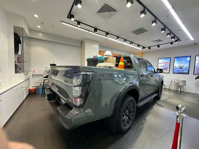 Isuzu - ảnh 1