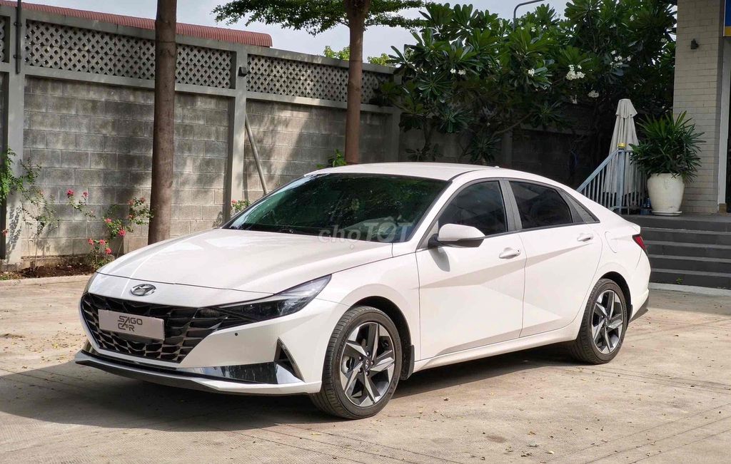 Hyundai Elantra 2024 - ảnh 1