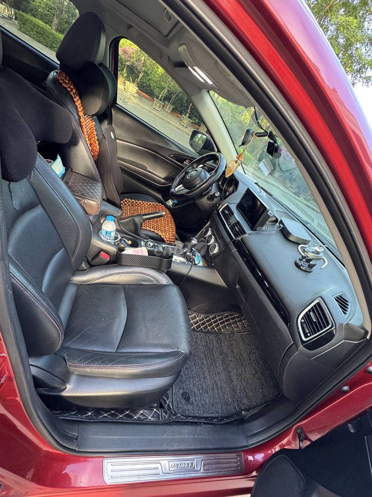 Mazda 3 - ảnh 1