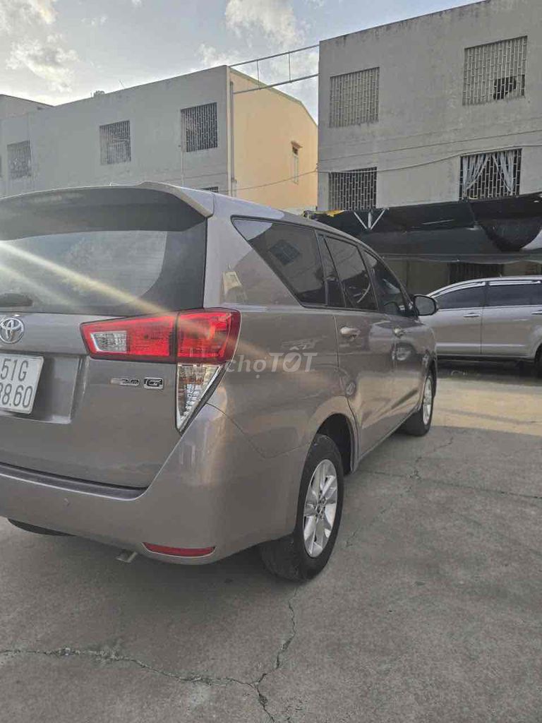 Toyota Innova - ảnh 2