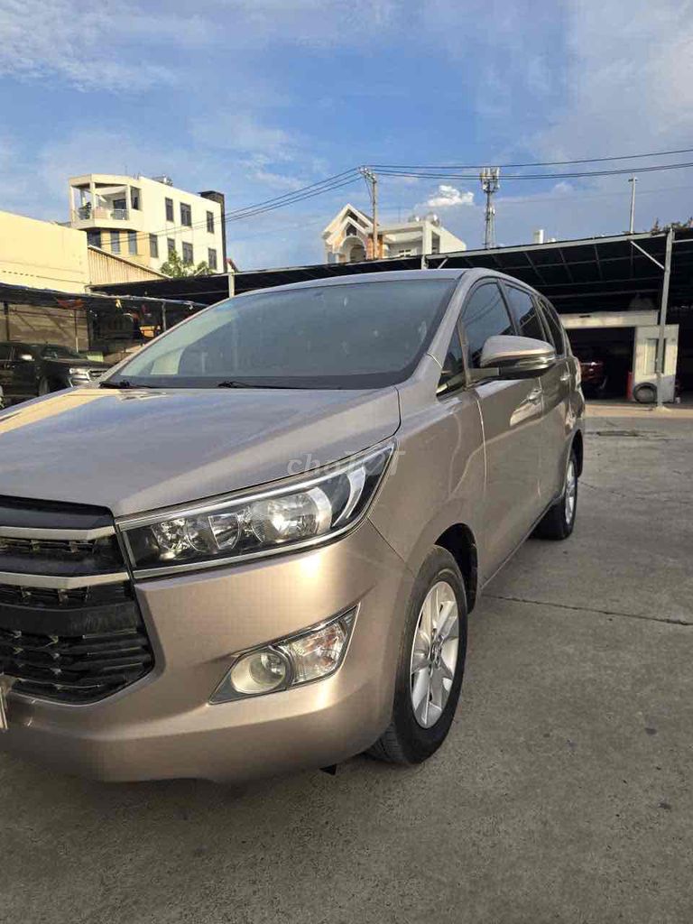 Toyota Innova - ảnh 5