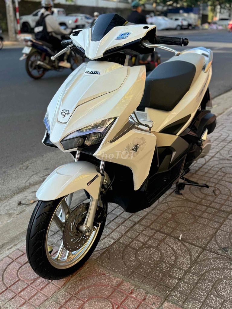 Honda Air Blade 2017 - ảnh 4