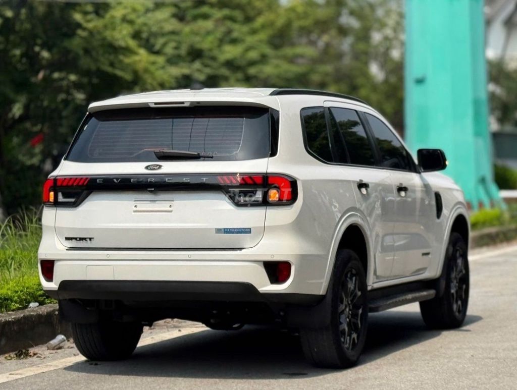 Ford Everest 2023 - ảnh 3