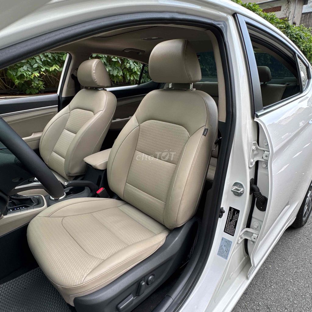 Hyundai Elantra - ảnh 4