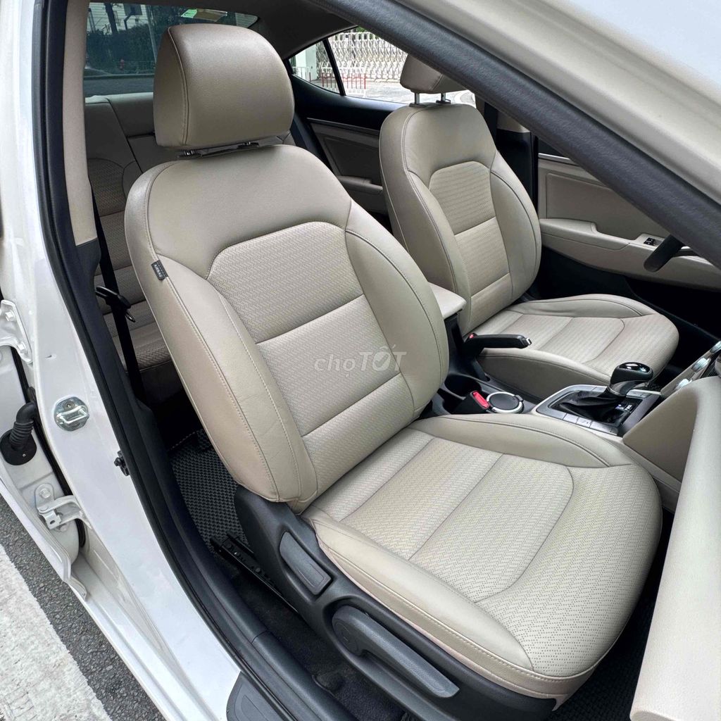 Hyundai Elantra - ảnh 5