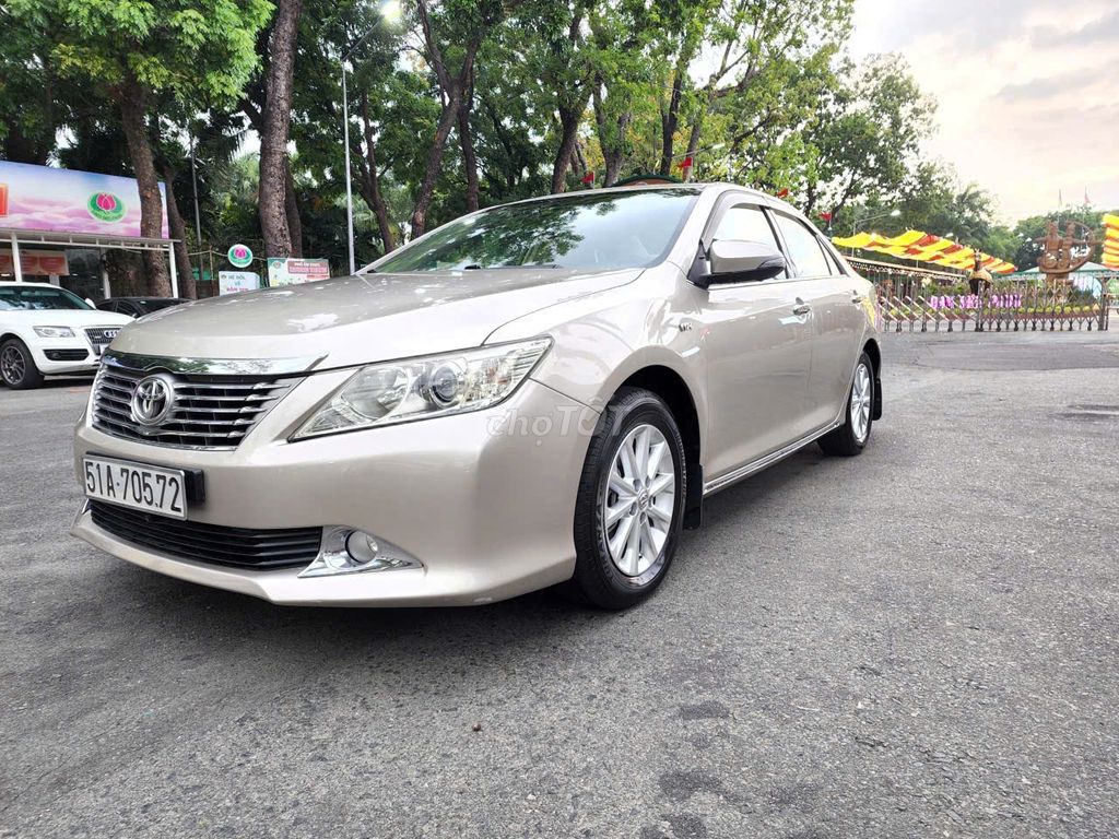 Toyota Camry 2.0E 2014 - ảnh 2