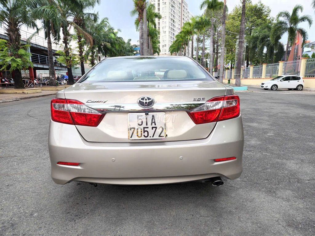 Toyota Camry 2.0E 2014 - ảnh 3