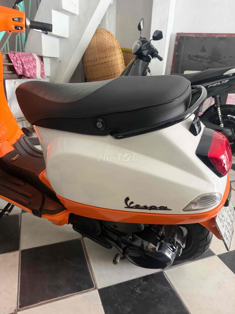 Piaggio Vespa 2010 - ảnh 2