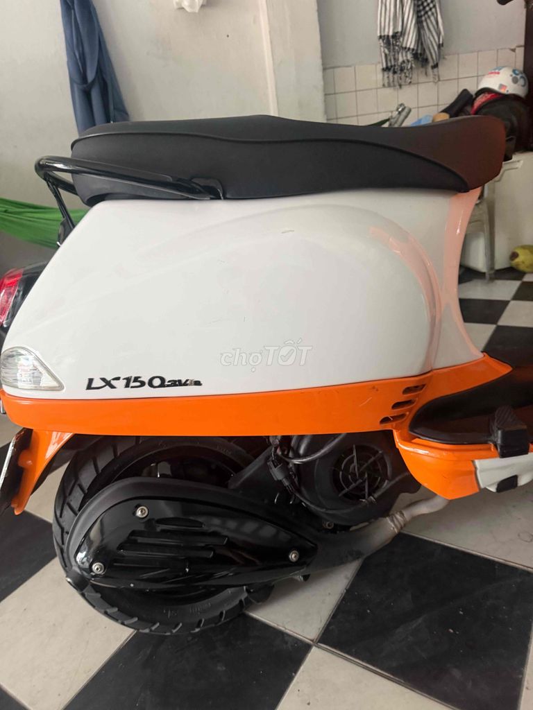 Piaggio Vespa 2010 - ảnh 3