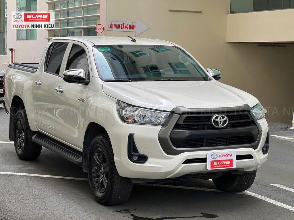Toyota Hilux 2021 - ảnh 2