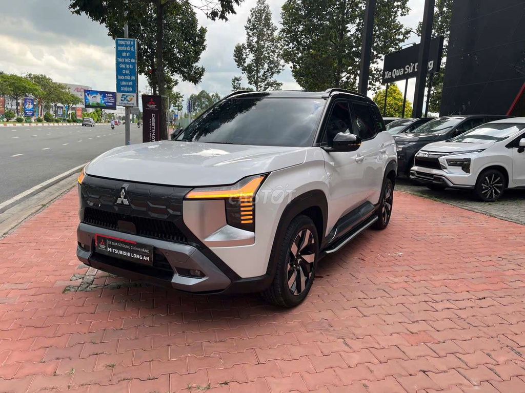 Mitsubishi 2026 - ảnh 1
