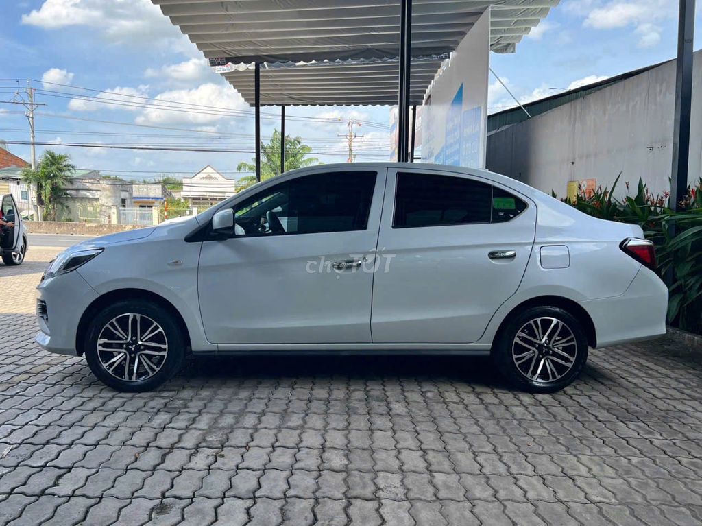 Mitsubishi Attrage 2025 - ảnh 1