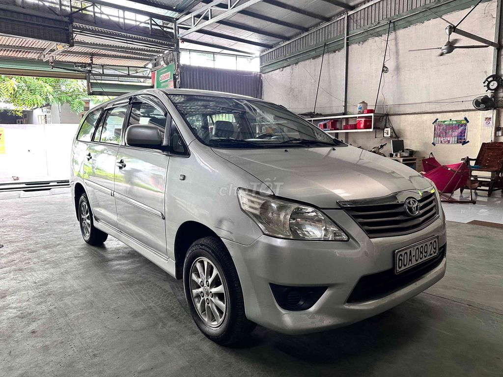 Toyota Innova 2013 - ảnh 2